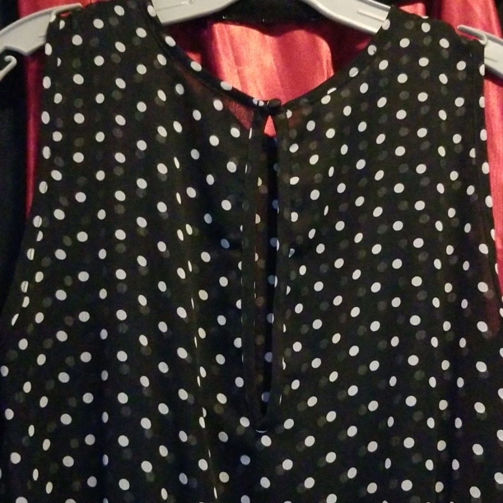 Versatile, easy breezy blk & white polka dot dress - Picture 4 of 8